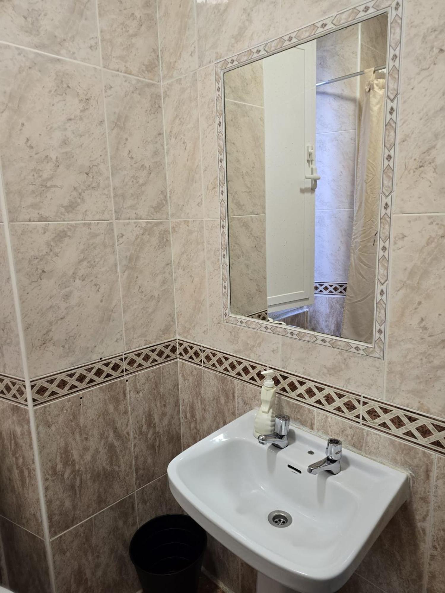 Rooms Los Montes غرناطة المظهر الخارجي الصورة
